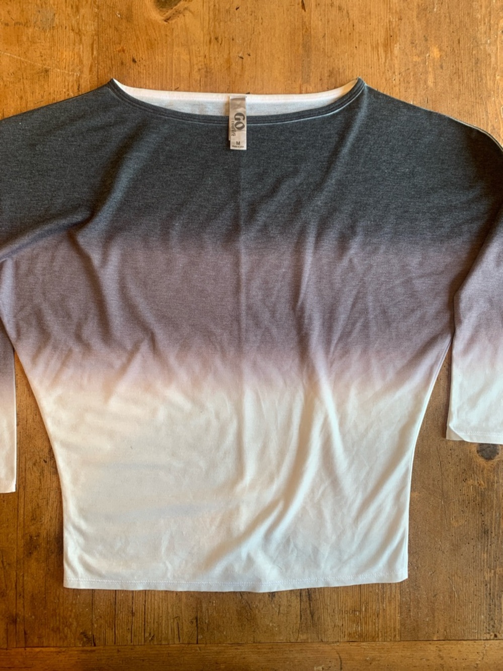 Go Couture Gray and White Shirt Tag - Size M